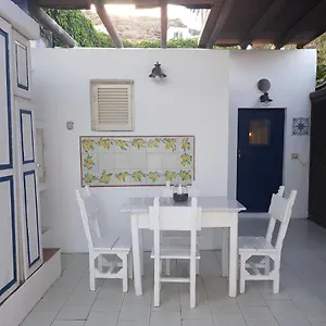 Appartamento Con I Piedi Nell'acqua